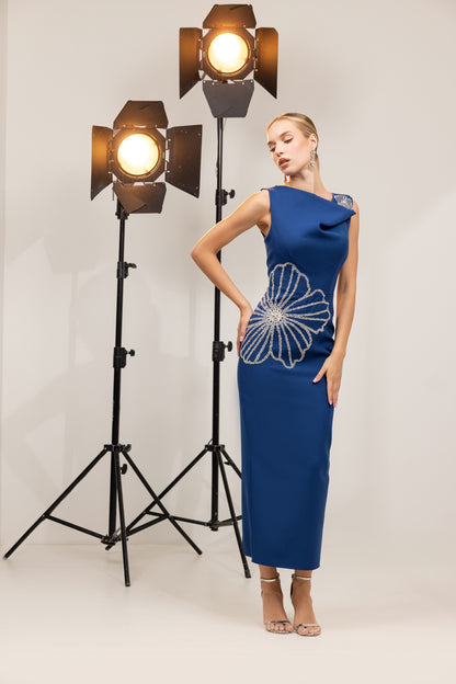 Elegantes Midikleid mit Strassblume