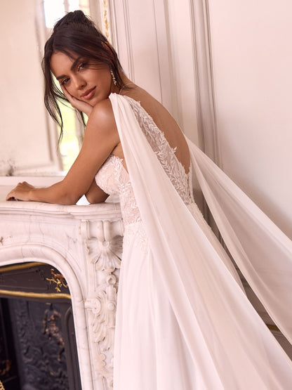 Elegantes Brautkleid "ADAN" mit Chiffon-Cape & Spitzenrücken – A-Linie in Ivory