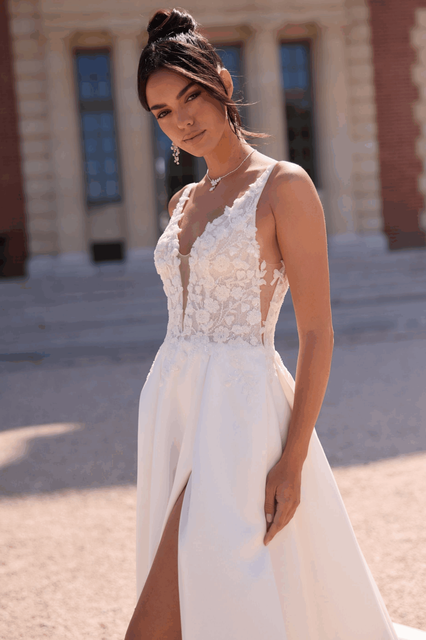 Luxuriöses Brautkleid im modernen Ballkleid-Stil