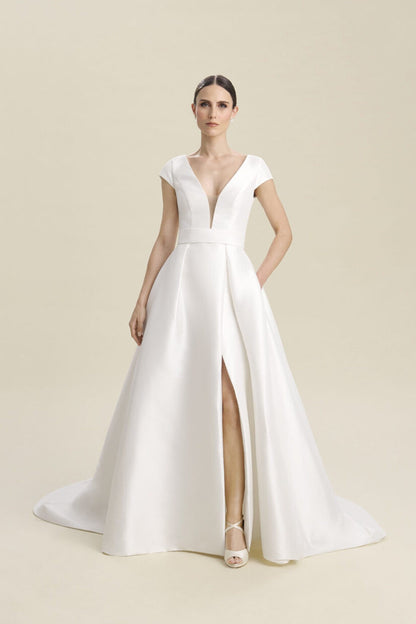 LETO – Klassisches Brautkleid aus Stretch-Mikado