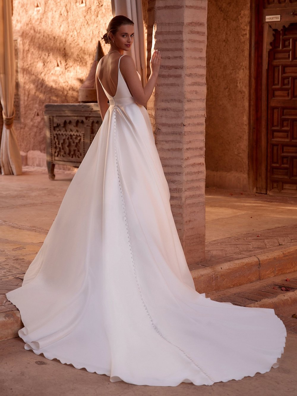 Prinzessinnen-Brautkleid aus edlem Mikado-Stoff