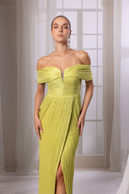 Bodenlange Abendkleid in strahlendem Pistazie / Coming soon