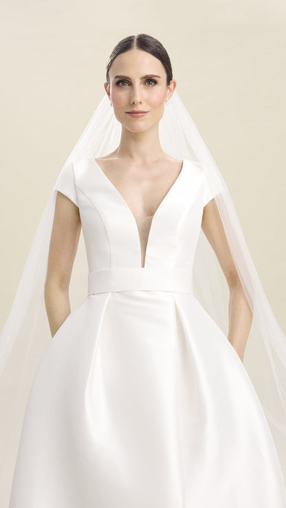 LETO – Klassisches Brautkleid aus Stretch-Mikado