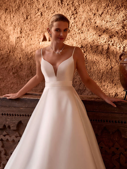 Prinzessinnen-Brautkleid aus edlem Mikado-Stoff