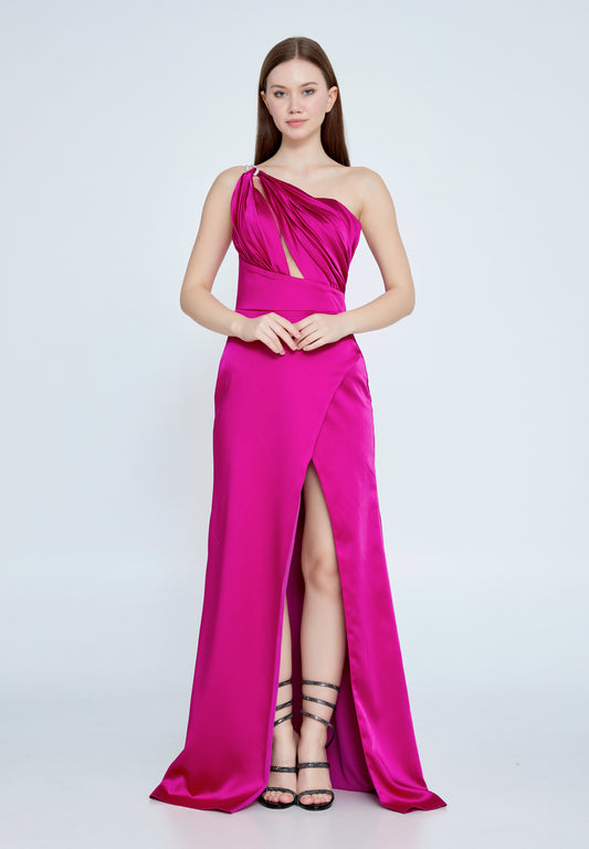 Atemberaubende Abendkleid in einem kräftigen Fuchsia-Ton ist ein echter Hingucker